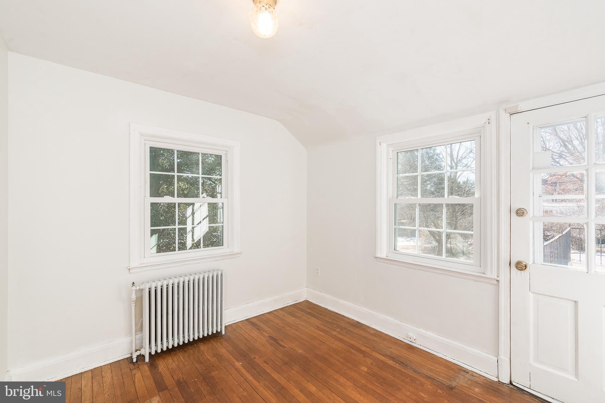 605 Cedarcroft Road Baltimore, MD 21212 - Photo 35 of 63 Third bedroom nice size