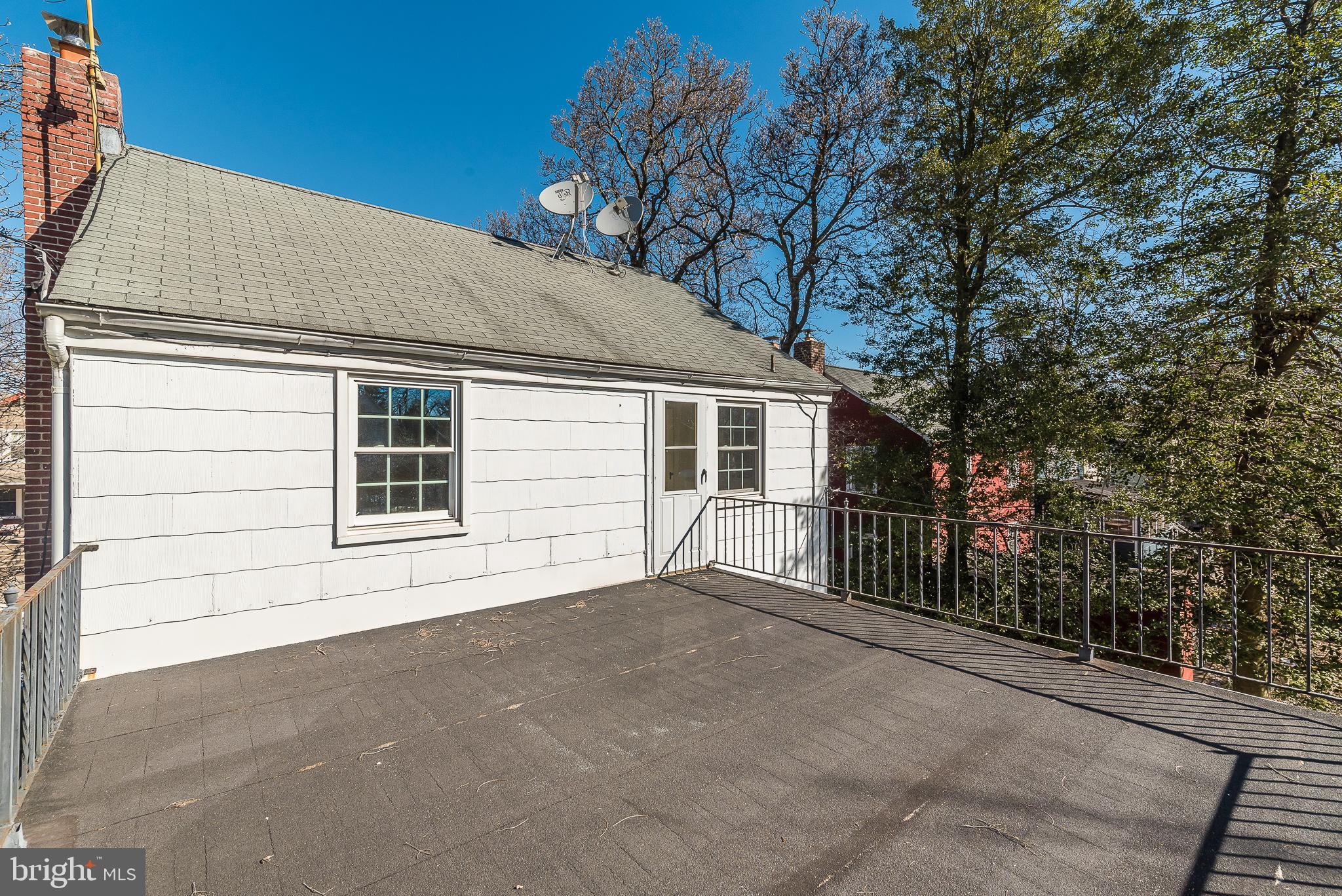 605 Cedarcroft Road Baltimore, MD 21212 - Photo 47 of 63 Large deck for entertaining