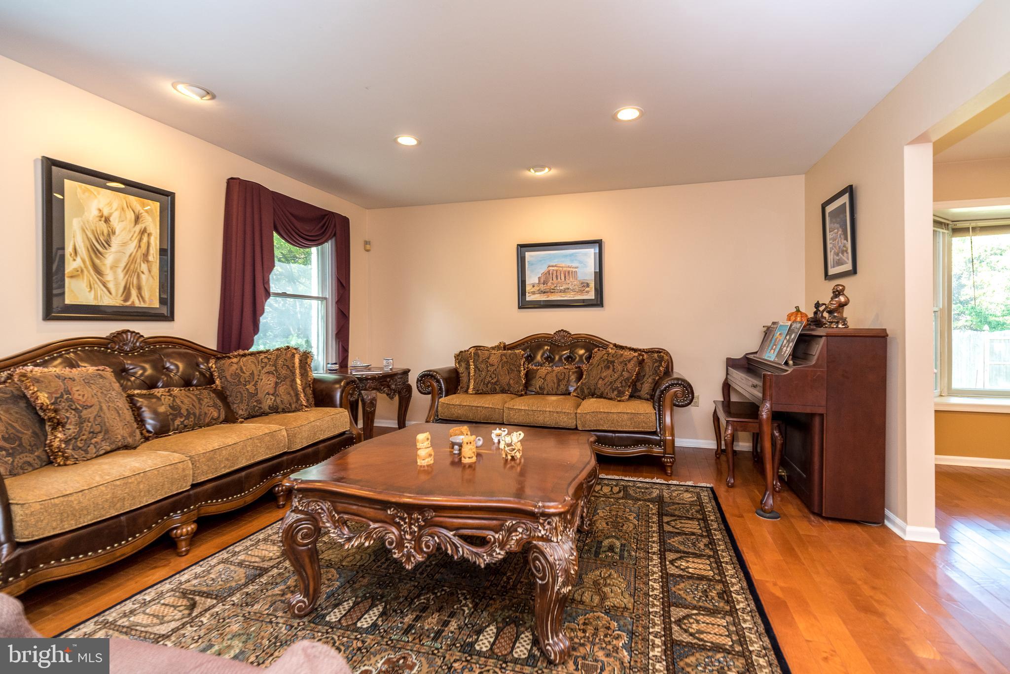 1783 Talbot Road Blue Bell, PA 19422 - Photo 8 of 57 Living room