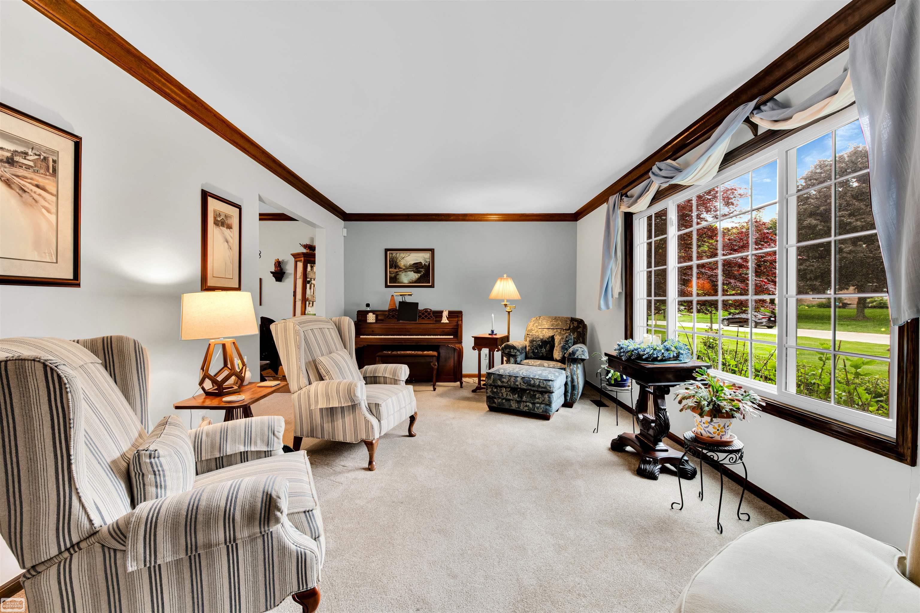 2401 Chalet Drive Rochester, MI 48309 - Photo 10 of 45 50176330-47db4b48-9c3d-4446-9c85-0c24f0968a12.JPG
