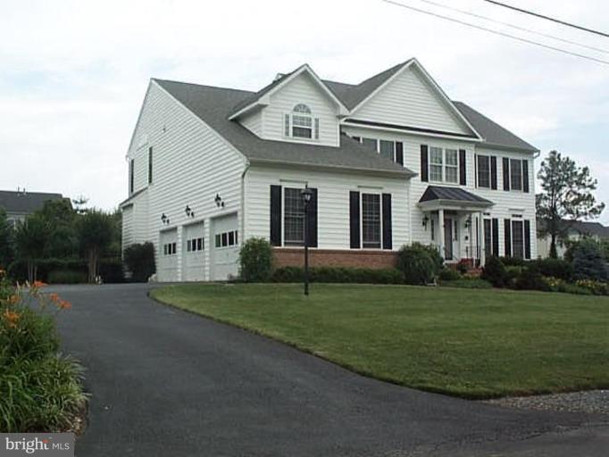 3816 Chantilly Road Chantilly, VA 20151 - Photo 1 of 30 Exterior (Front)