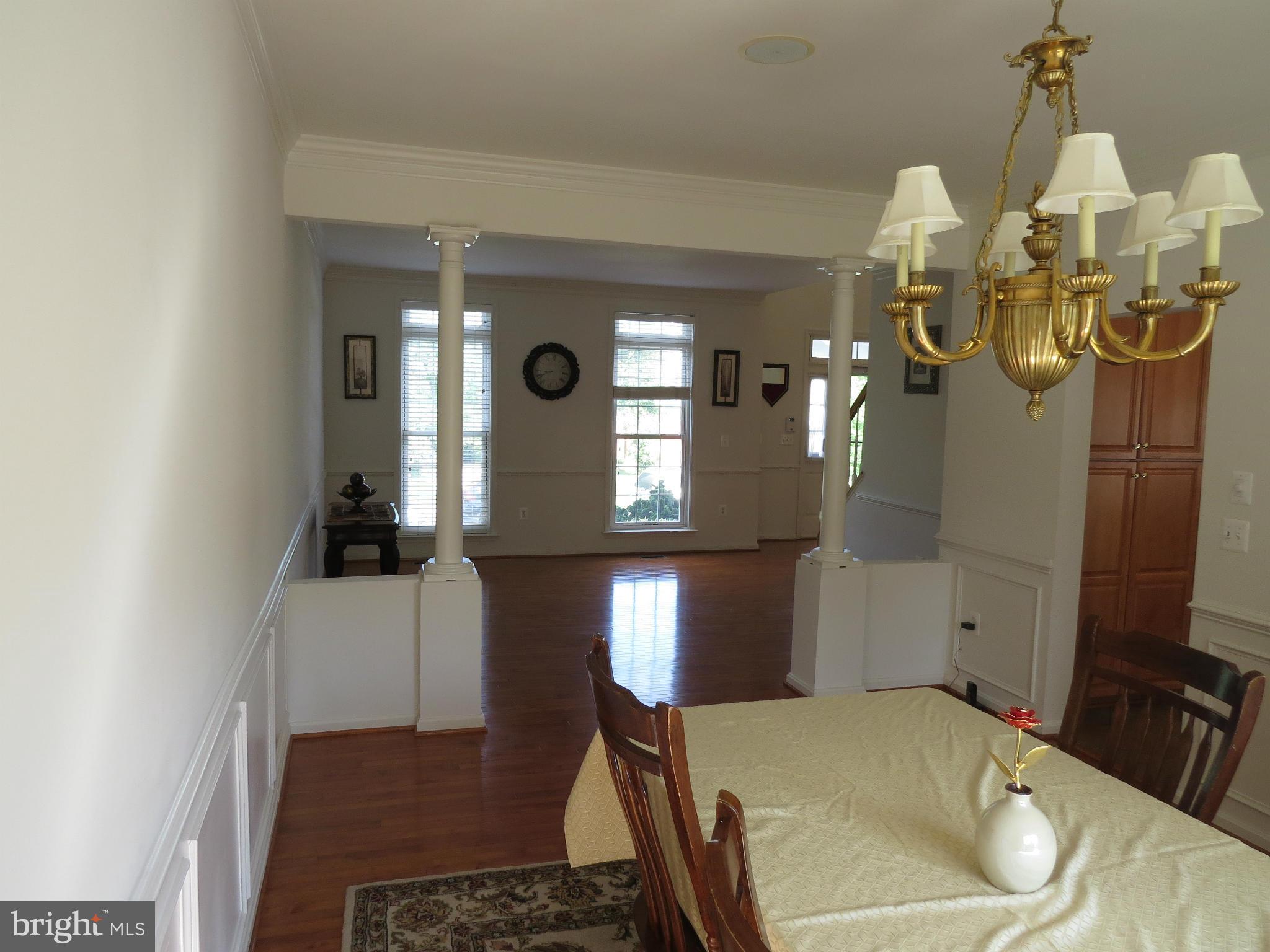 3816 Chantilly Road Chantilly, VA 20151 - Photo 16 of 30 Living Room