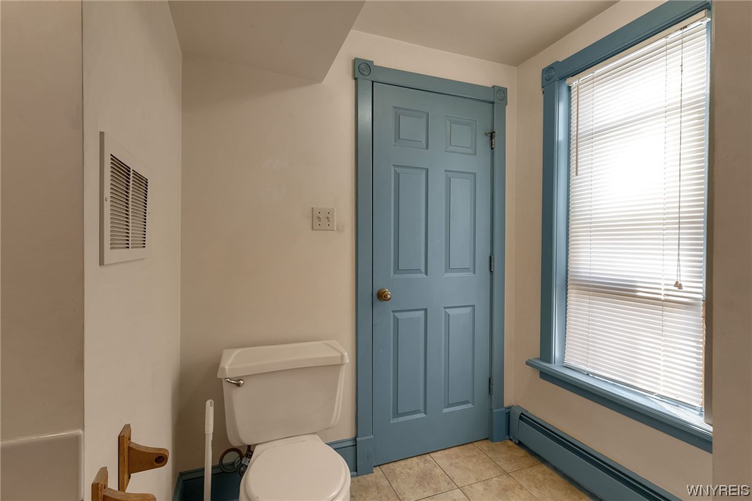 92 Johnson Park Buffalo, NY 14201 - Photo 4 of 26