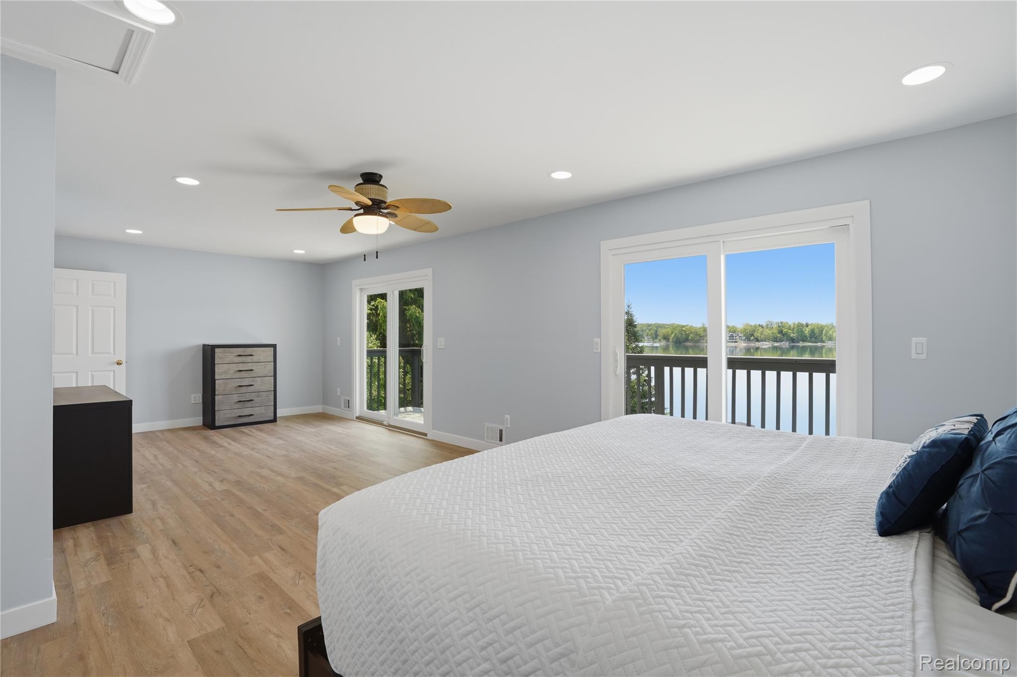 7217 Andersonville Road Clarkston, MI 48346 - Photo 23 of 65 Spacious room featuring wood-finish flooring, recessed lighting, and a ceiling fan