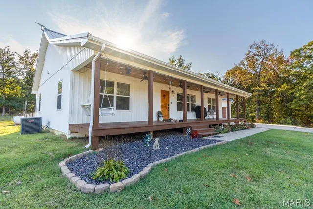 $514,900 | 13940 Industry Road, Lebanon, MO 65536