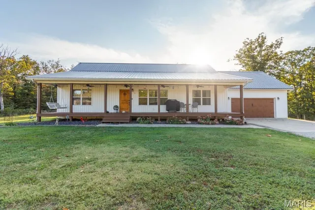 $514,900 | 13940 Industry Road, Lebanon, MO 65536