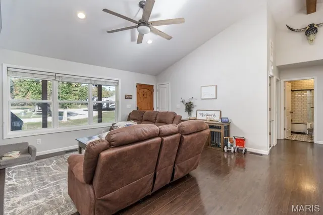 $529,900 | 13940 Industry Road, Lebanon, MO 65536