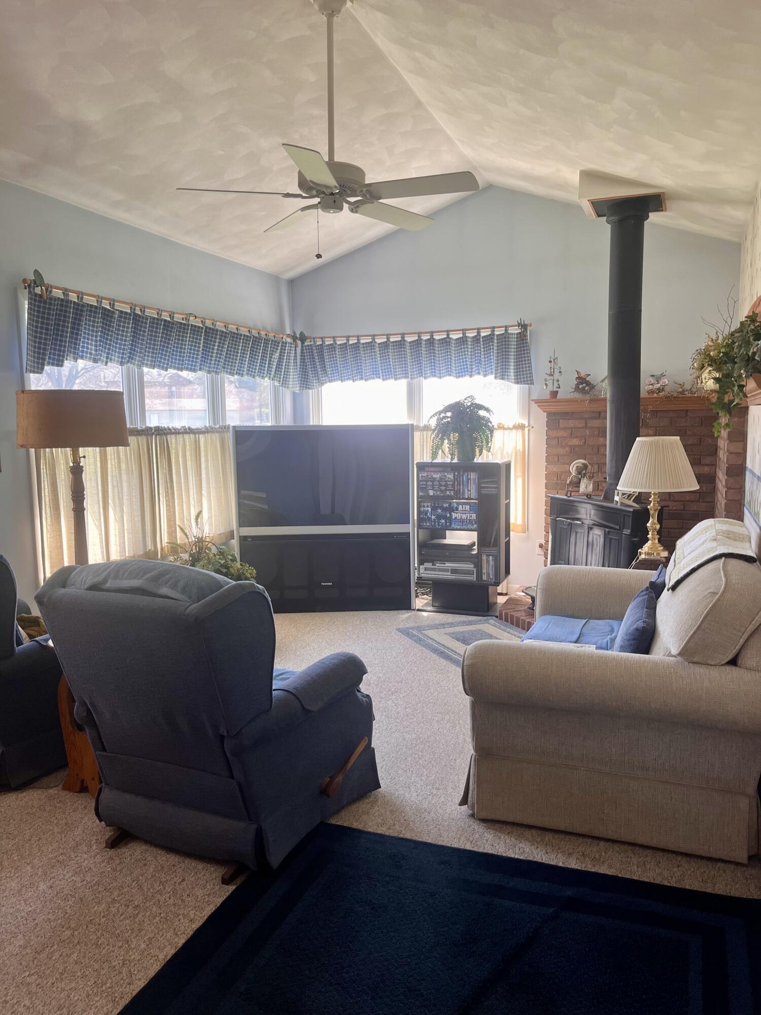 146 Squaw Creek Road Marshall, MI 49068 - Photo 13 of 33 IMG_3287