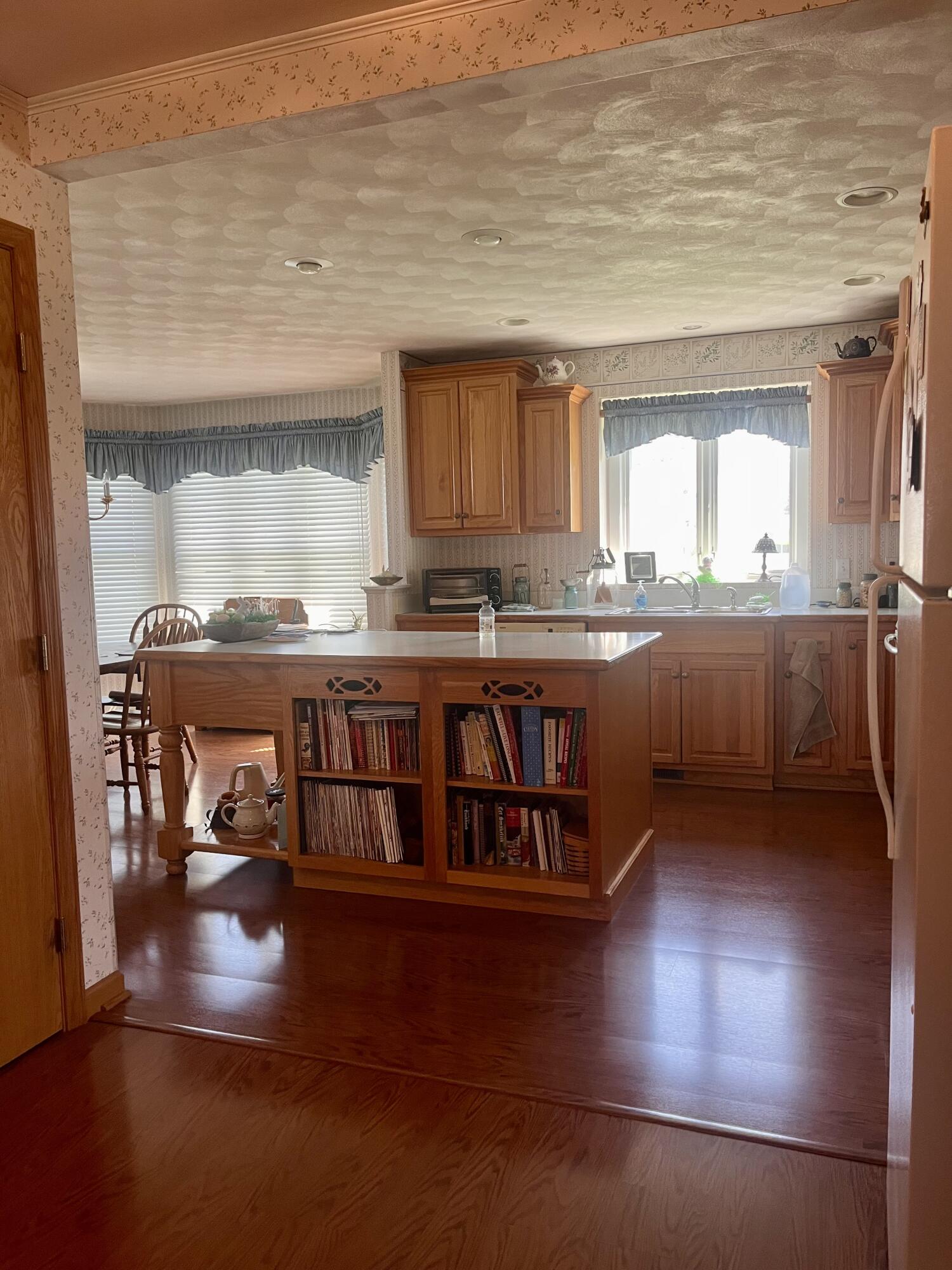 146 Squaw Creek Road Marshall, MI 49068 - Photo 9 of 33 IMG_3283