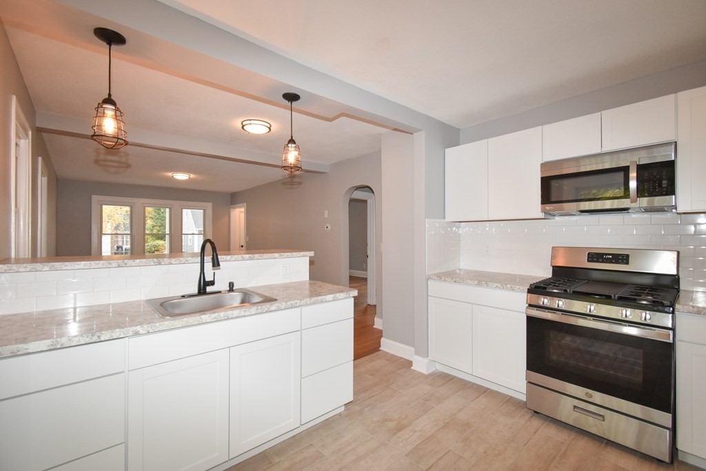 12 Haskin Street Springfield, MA 01109 - Photo 7 of 30 Gallery Image 7