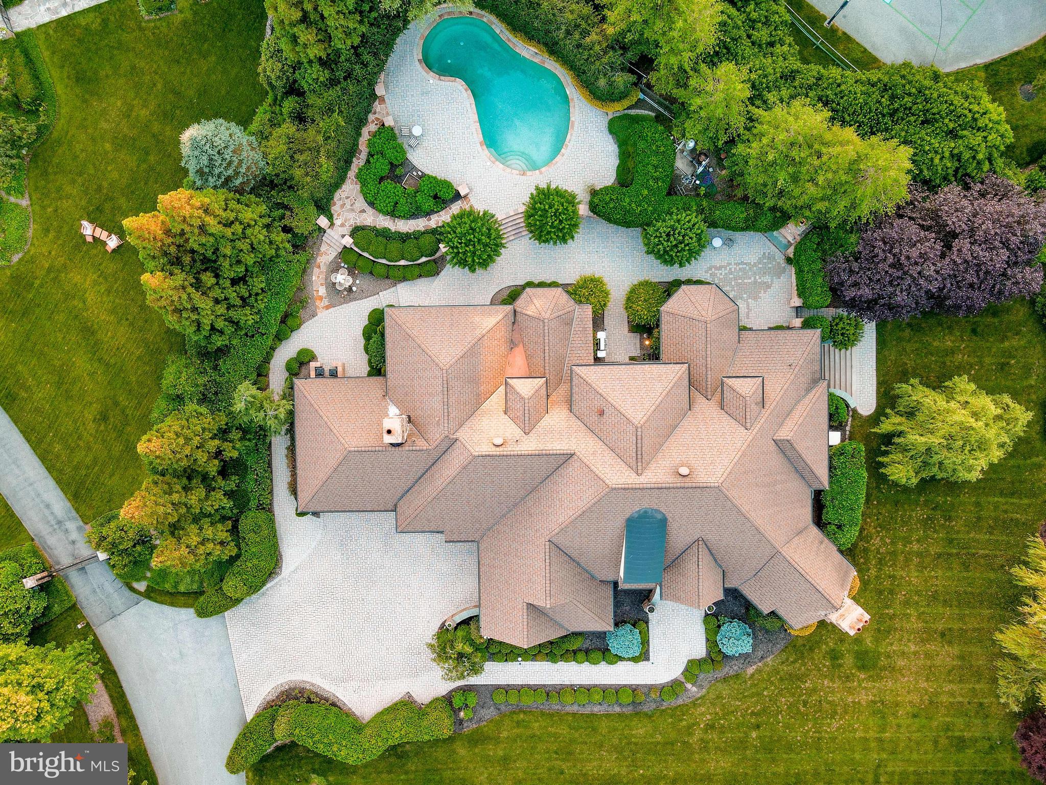 8024 Thornton Road Towson, MD 21204 - Photo 3 of 48