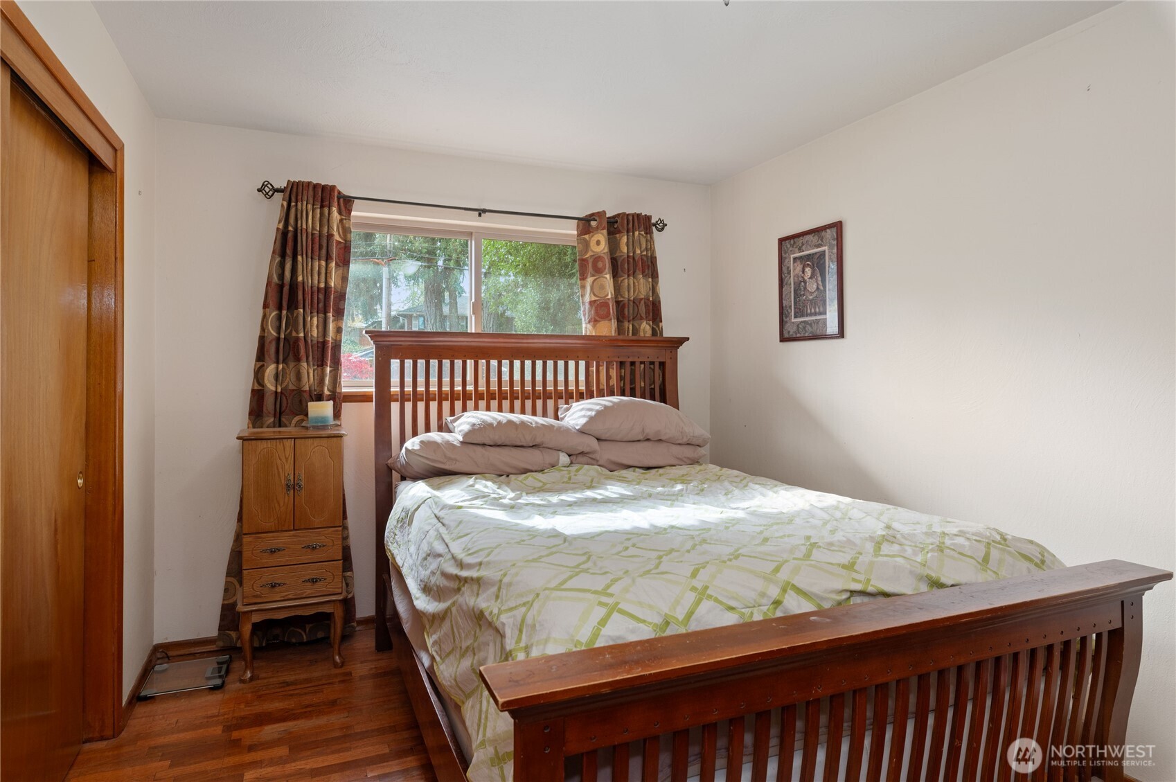 9101 112th Street Southwest Lakewood, WA 98498 - Photo 14 of 24 a bedroom with a bed and a window