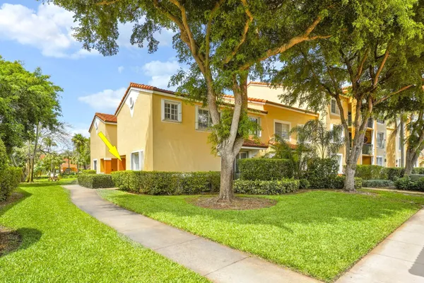 $390,000 | 127 Yacht Club Way, Unit 101, Hypoluxo, FL 33462