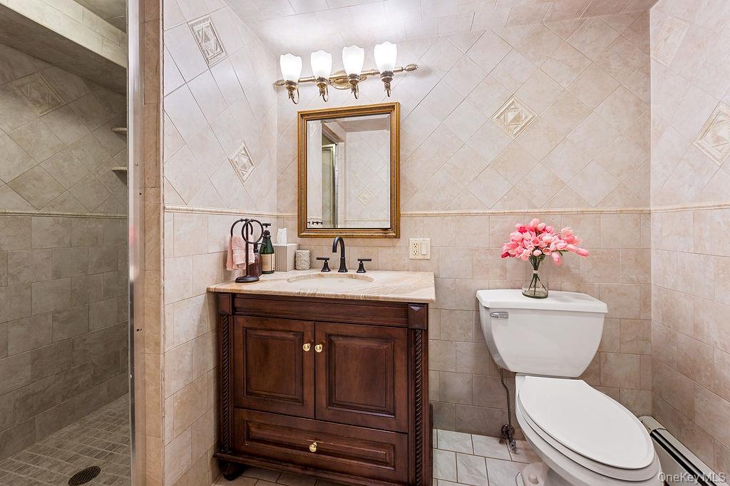 4 Point Crescent Queens, NY 11357 - Photo 27 of 39