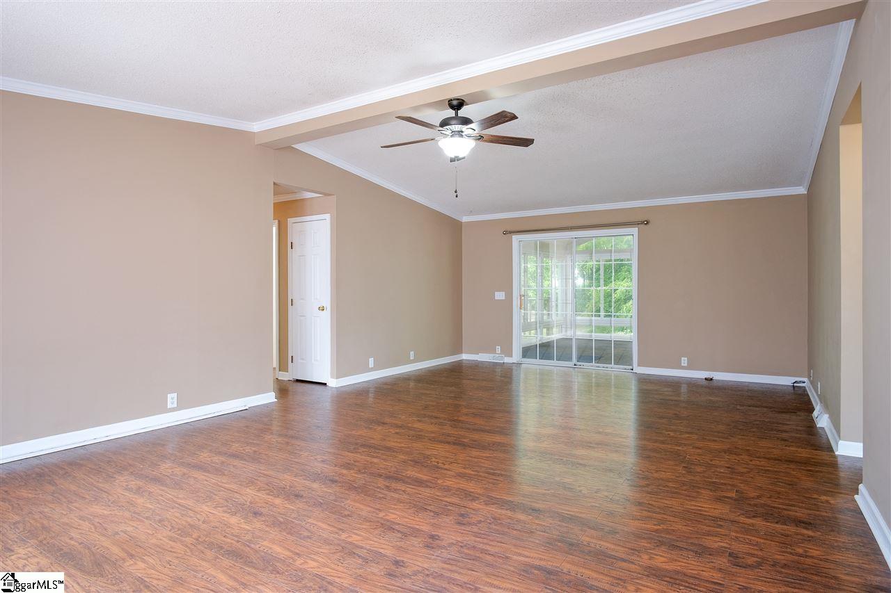 126 Kellett Road Gray Court, SC 29645 - Photo 2 of 36