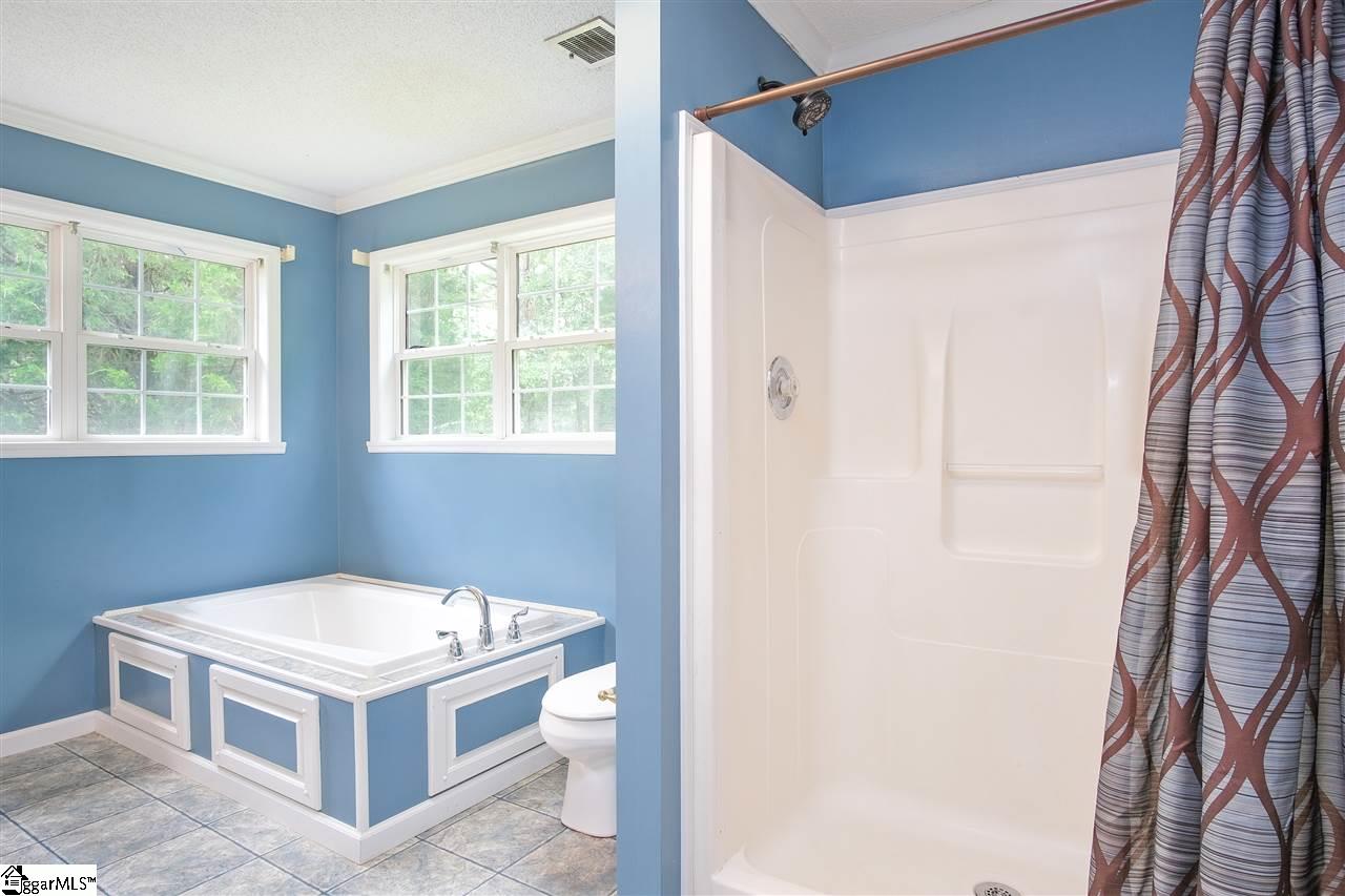 126 Kellett Road Gray Court, SC 29645 - Photo 18 of 36