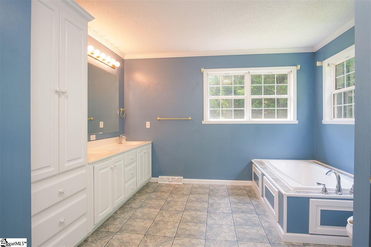 126 Kellett Road Gray Court, SC 29645 - Photo 20 of 36