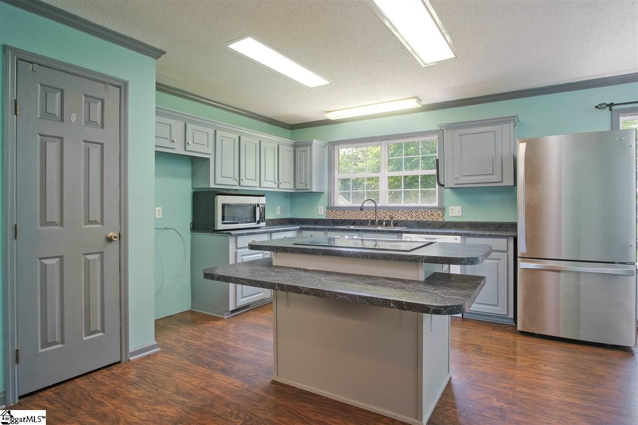 126 Kellett Road Gray Court, SC 29645 - Photo 3 of 36