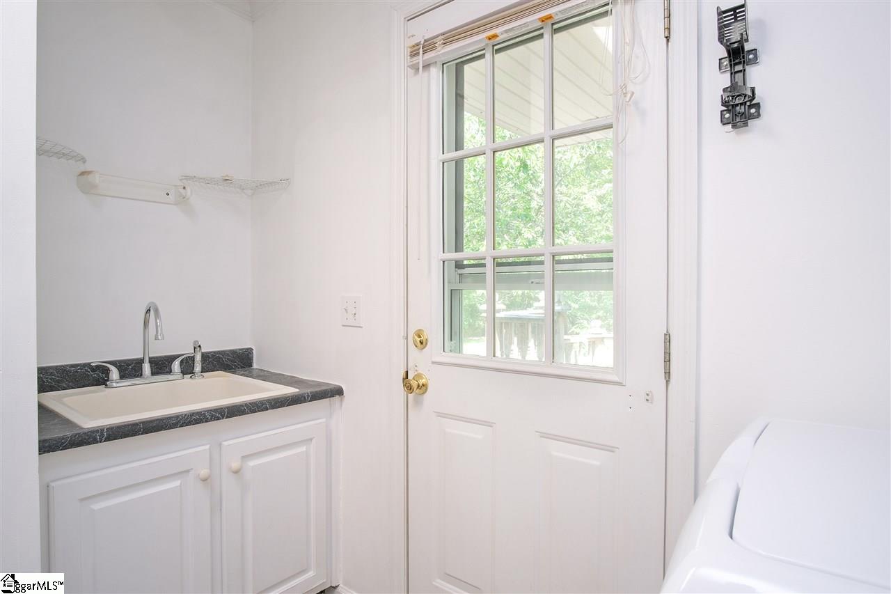 126 Kellett Road Gray Court, SC 29645 - Photo 21 of 36