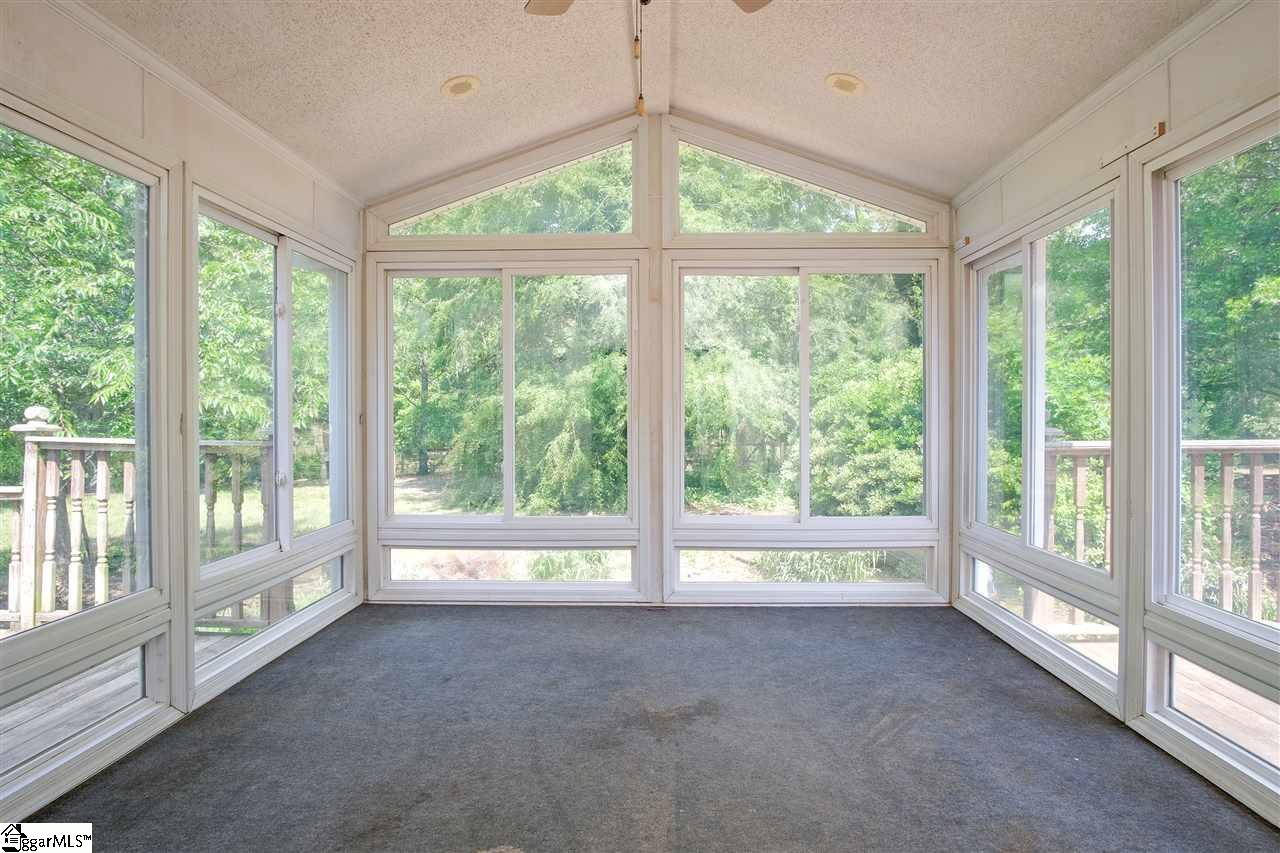 126 Kellett Road Gray Court, SC 29645 - Photo 4 of 36