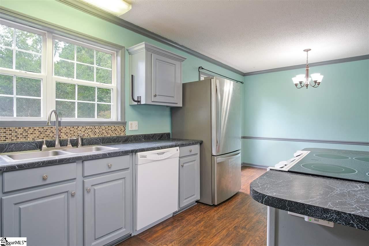 126 Kellett Road Gray Court, SC 29645 - Photo 6 of 36