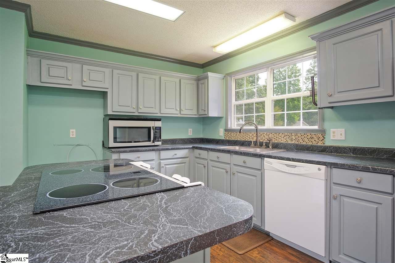 126 Kellett Road Gray Court, SC 29645 - Photo 8 of 36