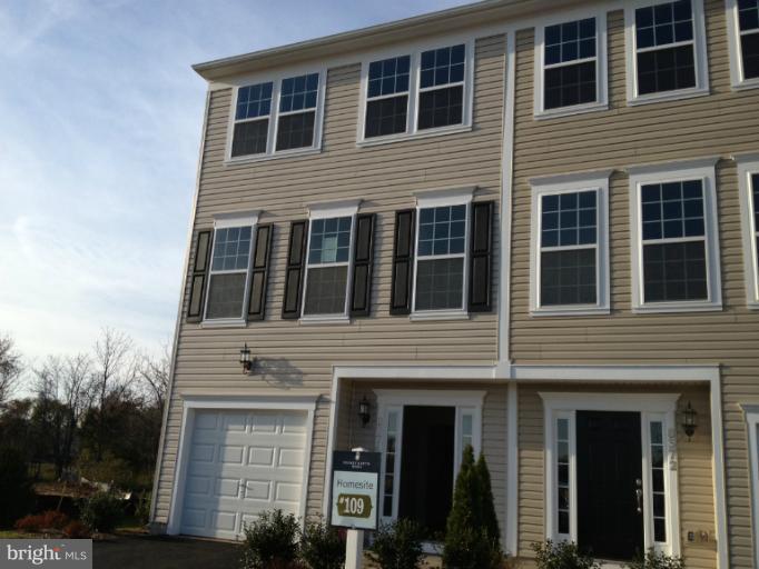 8374 Scotland Loop Manassas, VA 20109 - Photo 3 of 20 Exterior (General)