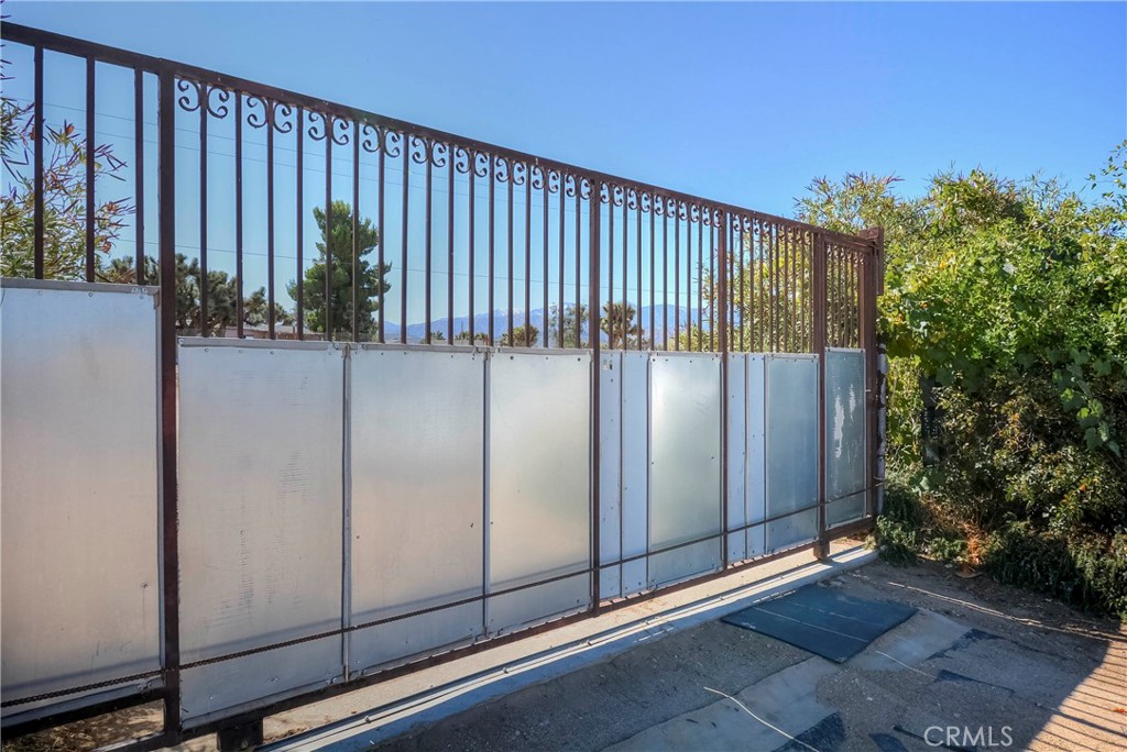 9331 Manada Road Phelan, CA 92371 - Photo 4 of 38 a view of a balcony