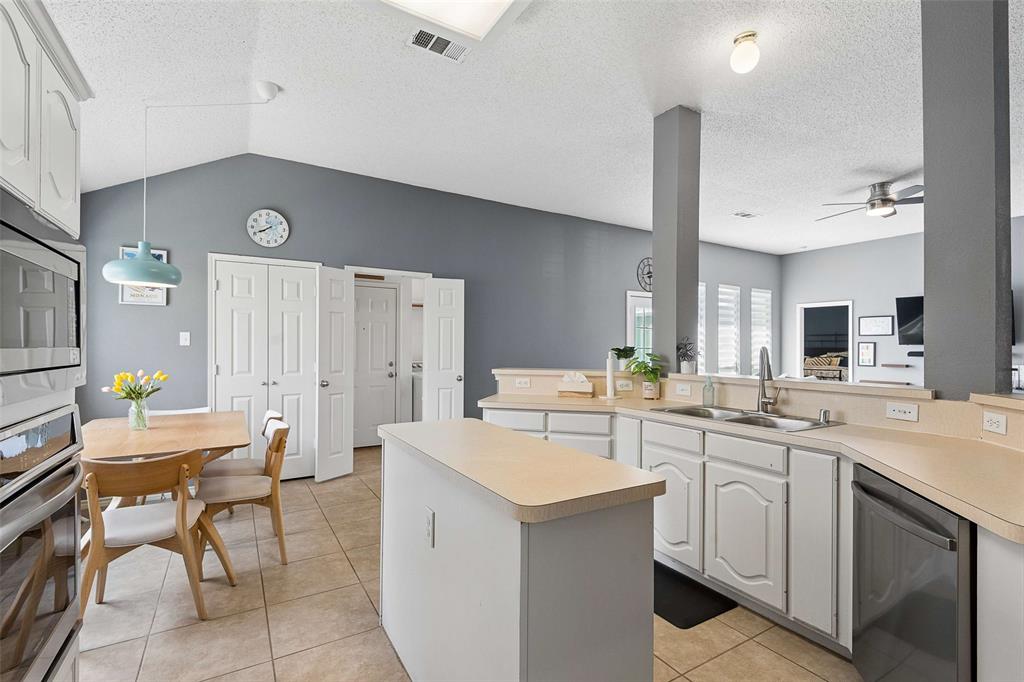 1304 Dearborn Road Allen, TX 75002 - Photo 14 of 38