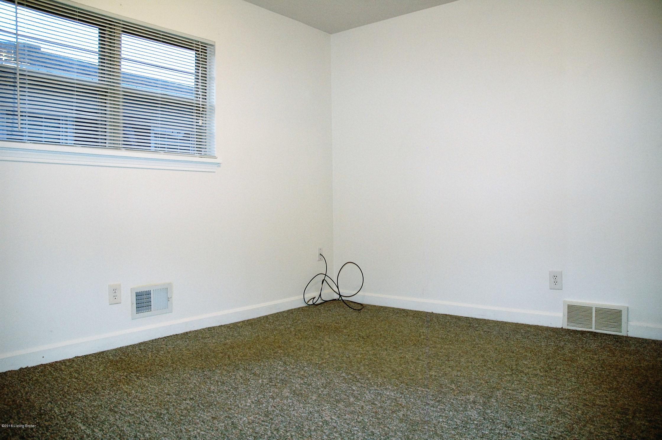 2711 Butler Road Louisville, KY 40216 - Photo 19 of 35 DSC_0442
