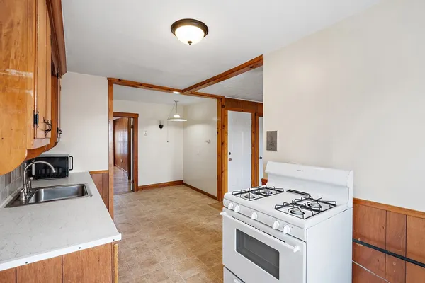 $1,500 | 2 Sutherland Street, Unit 3, Lowell, MA 01850