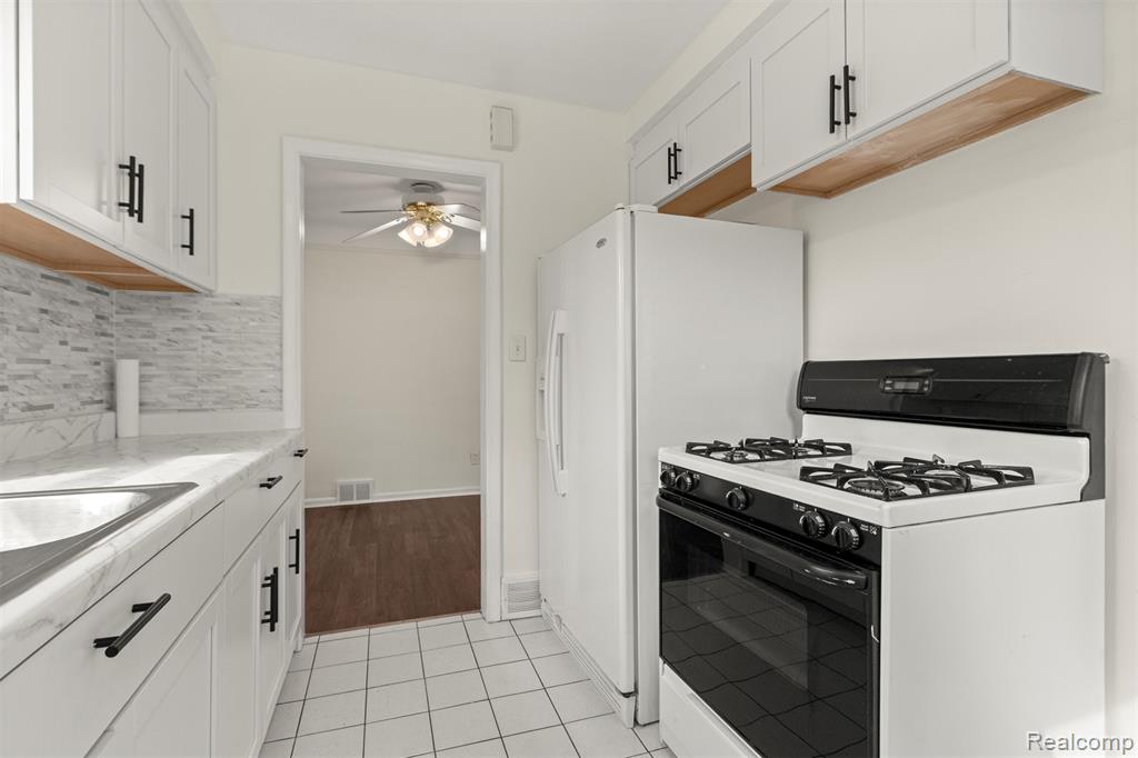 15705 Champaign Road Allen Park, MI 48101 - Photo 11 of 42
