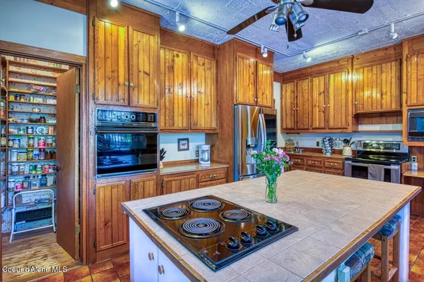 $1,250,000 | 2298 Selkirk Road, Sandpoint, ID 83864