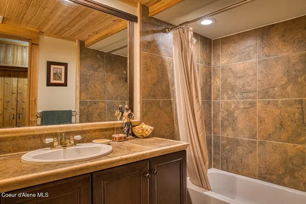 $1,250,000 | 2298 Selkirk Road, Sandpoint, ID 83864
