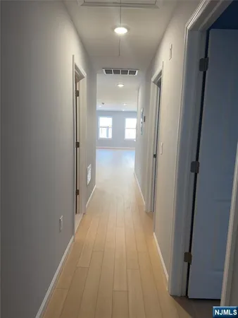 $2,800 | 27 Isabella Avenue, Unit 2, Newark, NJ 07106