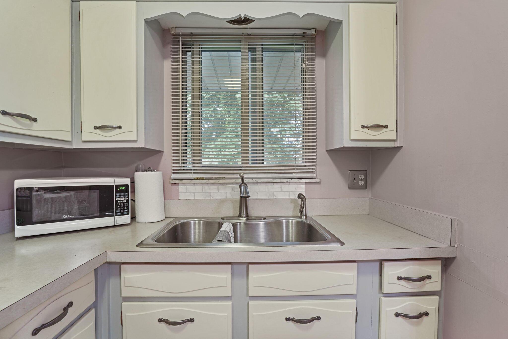 1325 Sunbury Road Columbus, OH 43219 - Photo 13 of 35 Kitchen Sink View
