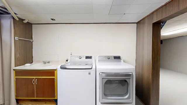 $295,000 | 16 Orchard Circle, Lewiston, ME 04240