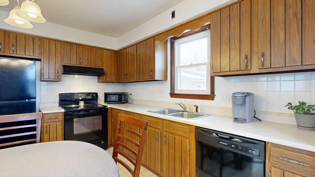 $295,000 | 16 Orchard Circle, Lewiston, ME 04240