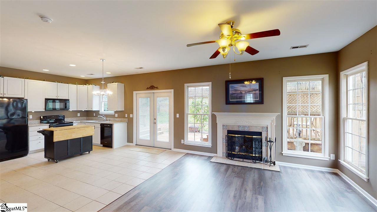 10 Fawn Ridge Way Mauldin, SC 29662 - Photo 4 of 32 Gallery Image 4