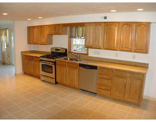 8 Albert Road Peabody, MA 01960 - Photo 12 of 14 Gallery Image 12