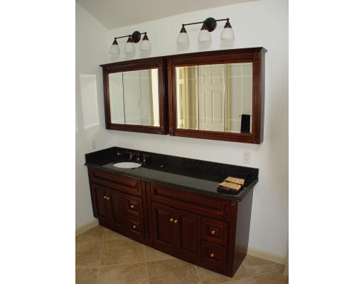 8 Albert Road Peabody, MA 01960 - Photo 4 of 14 Gallery Image 4