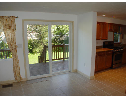 8 Albert Road Peabody, MA 01960 - Photo 6 of 14 Gallery Image 6