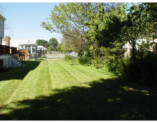 8 Albert Road Peabody, MA 01960 - Photo 10 of 14 Gallery Image 10