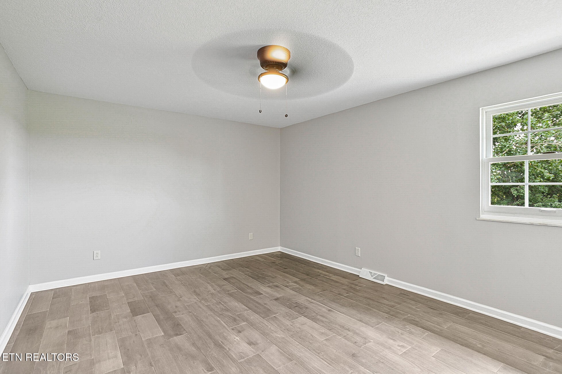 9422 Johnson Road Strawberry Plains, TN 37871 - Photo 31 of 45 Gallery Image 31