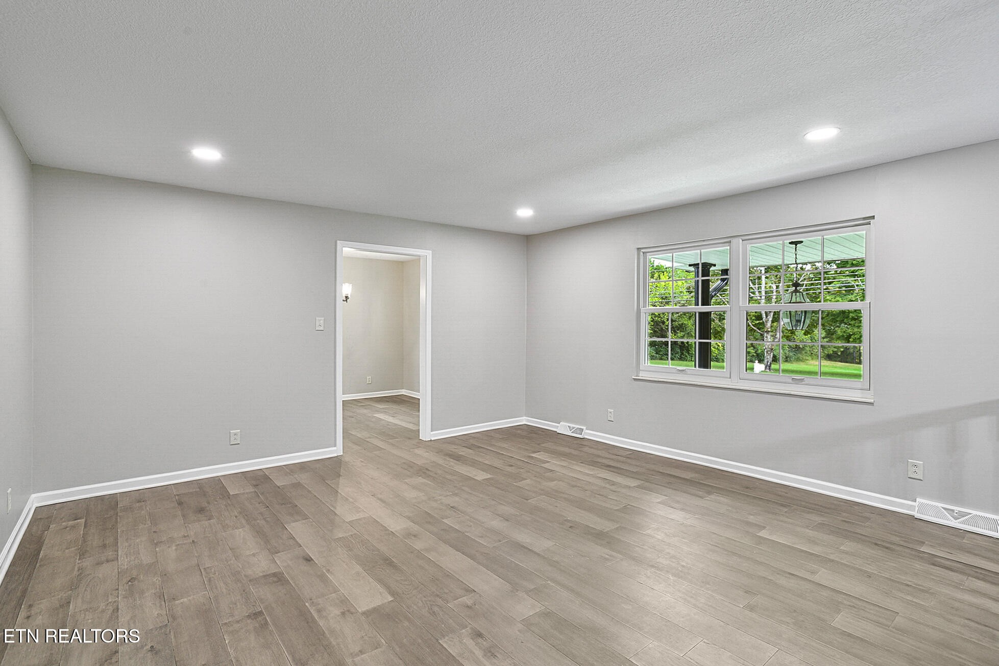 9422 Johnson Road Strawberry Plains, TN 37871 - Photo 5 of 45 Gallery Image 5