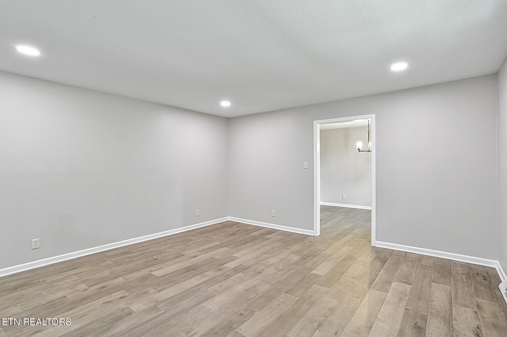 9422 Johnson Road Strawberry Plains, TN 37871 - Photo 6 of 45 Gallery Image 6