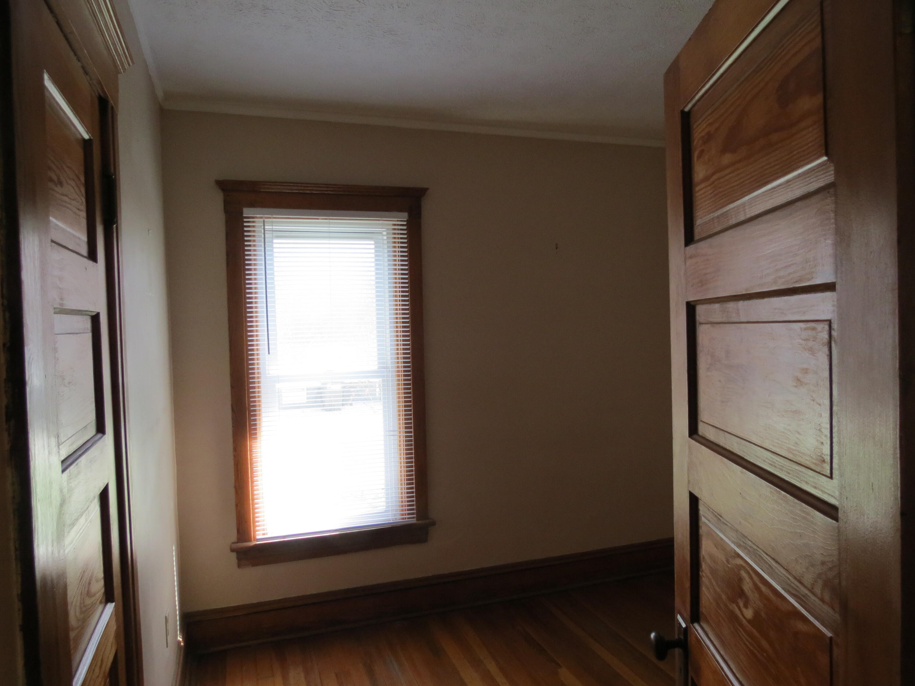 1424 Locust Street Jackson, MI 49203 - Photo 13 of 35 Bedroom 2