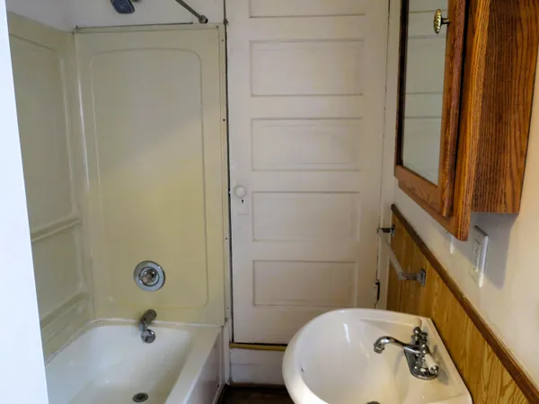 $158,500 | 1424 Locust Street, Jackson, MI 49203