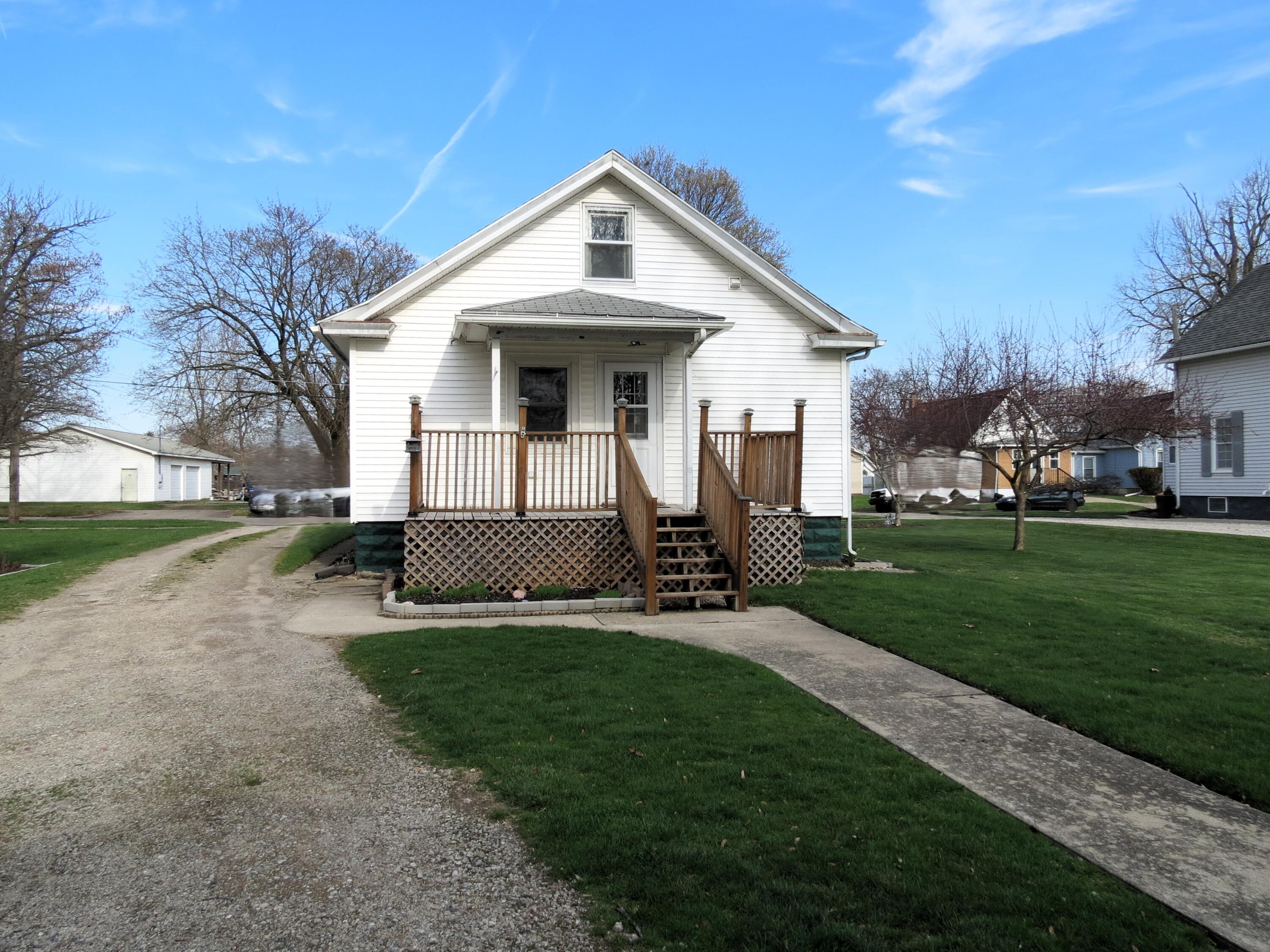 1424 Locust Street Jackson, MI 49203 - Photo 31 of 35 Rear Exterior