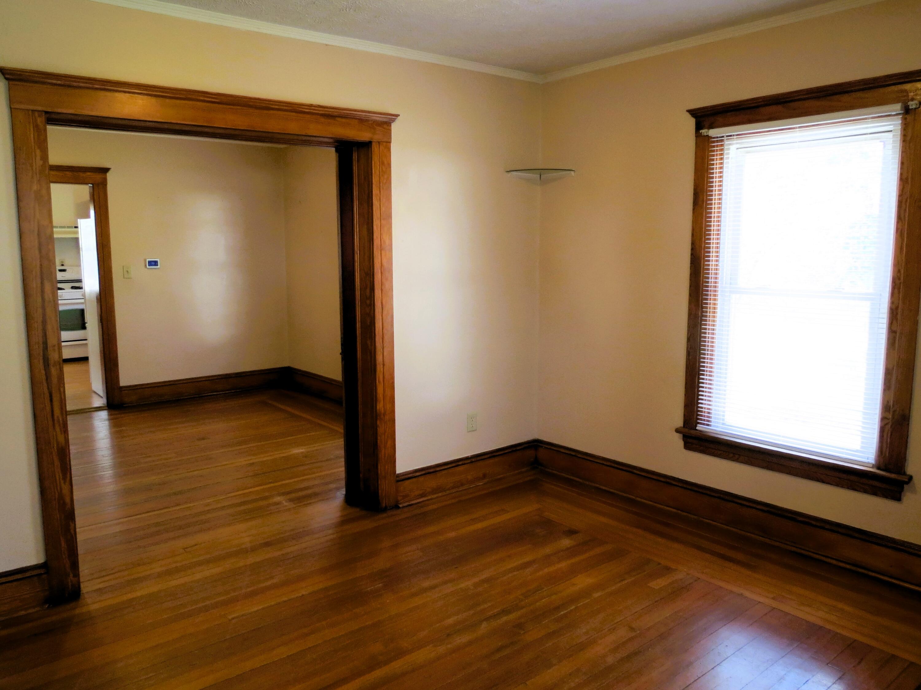 1424 Locust Street Jackson, MI 49203 - Photo 5 of 35 Natural wood trim